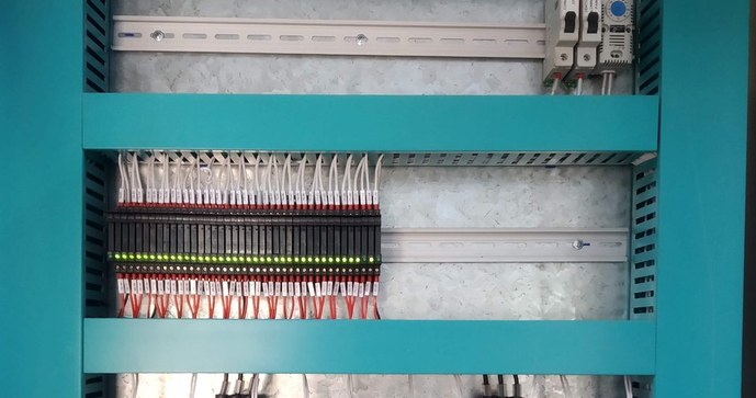 Segurança de máquina no painel: da apreciação de risco ao PL