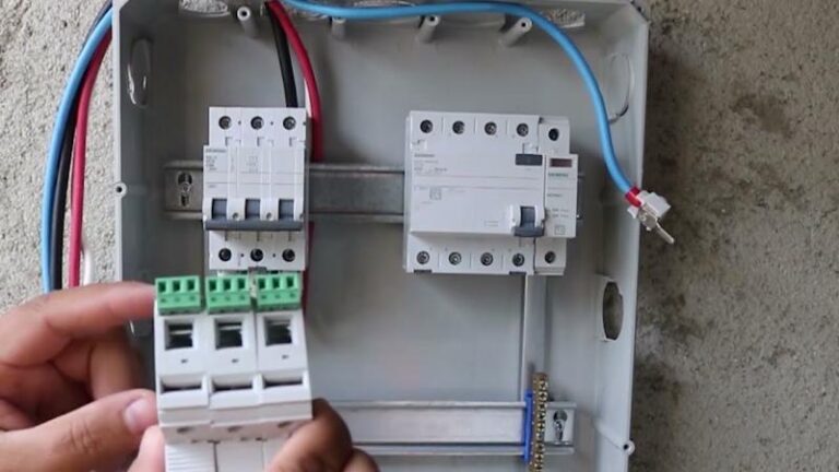 Montagem quadro distribuicao trifasico
